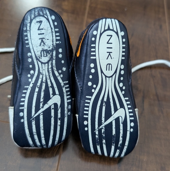 Bundle of 4 pairs of baby shoes - Picture 11 of 14